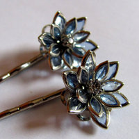 Vintage Sapphire Blue Glass Lily Bobby Pin Set - Thumbnail 2