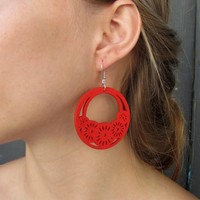 Green Hoop Wood Pierced Earrings, Bohemian Filigree style - Thumbnail 3