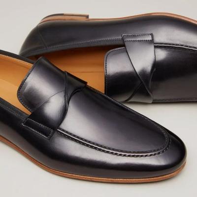 Latest fresh arrival black loafer hand stitch leather cheap price men's christmas shoes