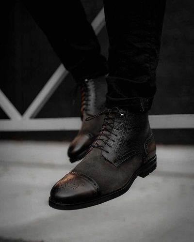 Hand-stitched Cowhide leather men boots in Gray Color