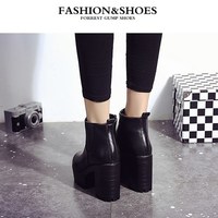 High Heels Platform Boots in Red and Black - Thumbnail 4
