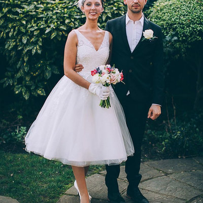 Tea length v neck wedding dresses bridal gown with appliques - Thumbnail 5