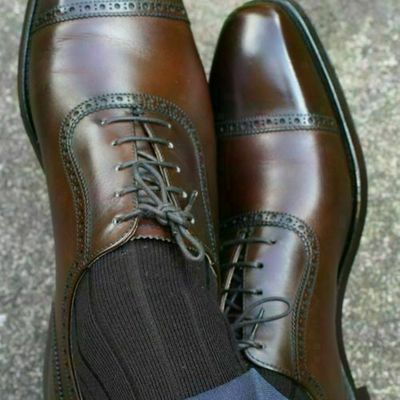 Handmade men's genuine dark brown leather oxford toe cap lace up shoes
