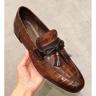 Handmade brown alligator texture leather moccasin shoes with tassels