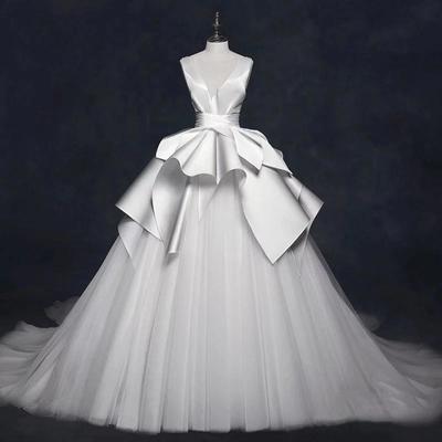 Wedding dress new bride vintage satin palace princess fantasy simple show thin autumn and winter long tail,797