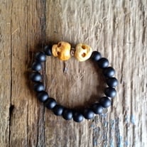 Carved wood skull & bead bracelet