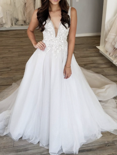 Gorgeous Ball Gown V Neck Tulle Wedding Dresses with Sparkly Lace