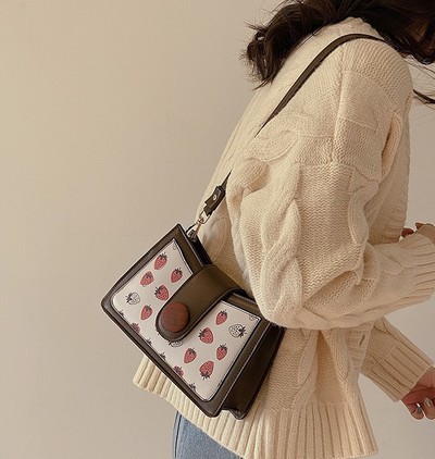 Vintage Strawberry/Cat Printed Shoulder Bag