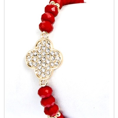 Clover beaded stretch bracelet