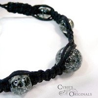 Black crackle beaded hemp bracelet - Thumbnail 1
