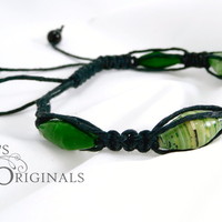 Ugandan bead and hemp bracelet (Green & Black) - Thumbnail 1