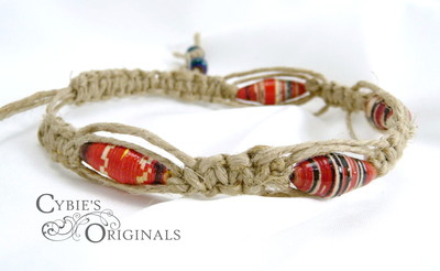 Ugandan bead and hemp bracelet (Reds)