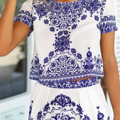 Casual blue and white porcelain two-piece