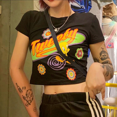 Cute yellow tweety bird print black tee - Thumbnail 3