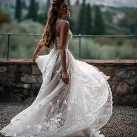 Stylish A-Line Spaghetti Straps Tulle Wedding Dresses with Appliques - Thumbnail 1