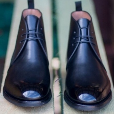 Luxury black leather chukka lace up boot for gentlemen