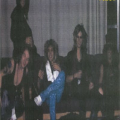 Gus n' roses a night in the jungle 11.24.'87 dvd - Thumbnail 5