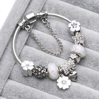Sakura Beads Bracelet - Thumbnail 2