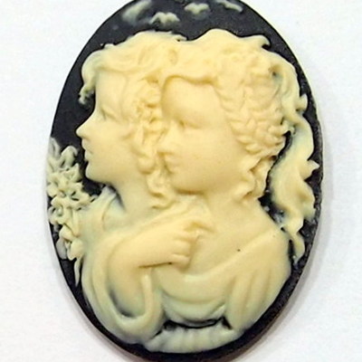 6 of 25x18 mm vintage sisters /mother or daughter cameos cream over black very pretty, old stock