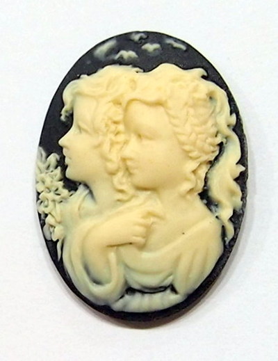 6 of 25x18 mm Vintage Sisters /Mother or Daughter Cameos Cream over Black Very Pretty, Old Stock