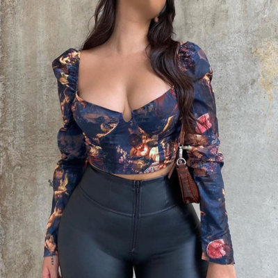 Slim low-neck long-sleeved shirt