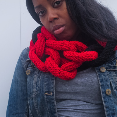 Chain link scarf - red and black