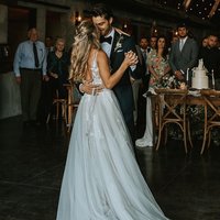 V-neck A-line Wedding Dresses Lace Appliques Tulle Bridal Gowns with Plunging Back Wedding Gown robe de soirée de mariage，1011 - Thumbnail 1