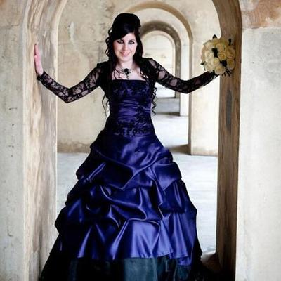 Victorian gothic plus size long sleeve wedding dresses sexy purple and black ruffles satin corset strapless lace bridal gowns plus size,1026