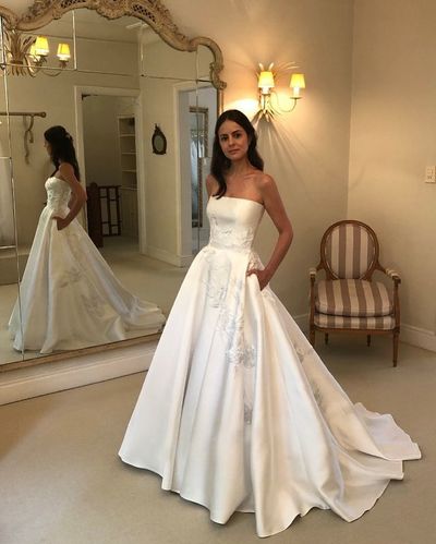 Elegant Ball Gown Strapless Heavy Satin Wedding Dresses with Pockets & Lace