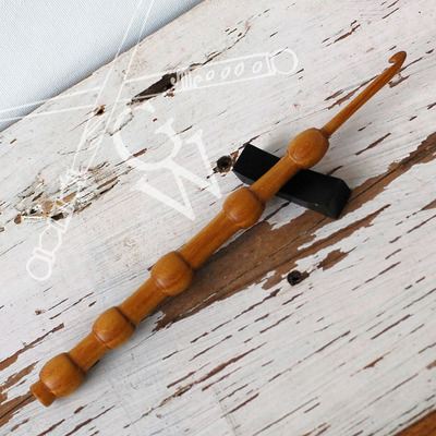 Osage orange "elder hook" h size 8in