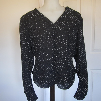 Buttons on the back  - Thumbnail 5