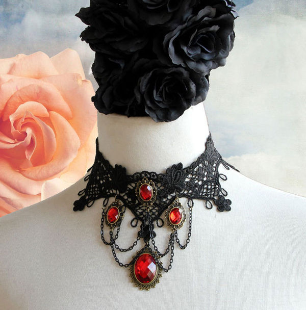 HANDCRAFT BLACK LACE APPLIQUE GOTH EVENING NECKLACE