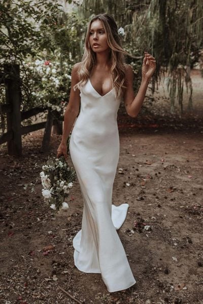 SP1534,Simple Mermaid V Neck Spaghetti Straps Cross Back White Wedding Dresses