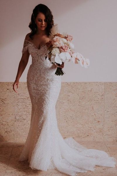 SP1582,Popular Mermaid Off the Shoulder Plus Size Lace Wedding Dress