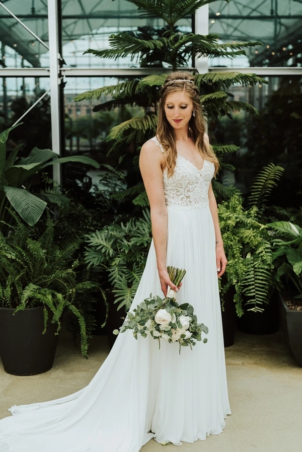 Trendy A-line Straps White Chiffon Beach Wedding Gown TWA1022