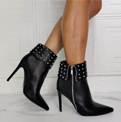 Black rivet fashion women's short boots S-524