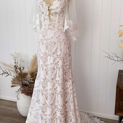 Gorgeous mermaid blush pink lace wedding dresses with sleeves - Thumbnail 1