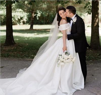Off the Shoulder Wedding Dresses Bridal Gowns
