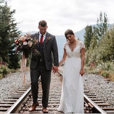 Elegnant a line lace wedding dresses bridal gowns