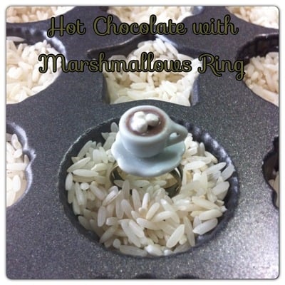 {ring} hot chocolate with marshmallows