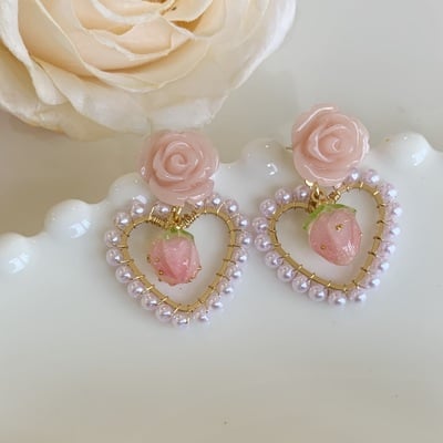 Beautiful rose & strawberry pearl earrings - Thumbnail 2