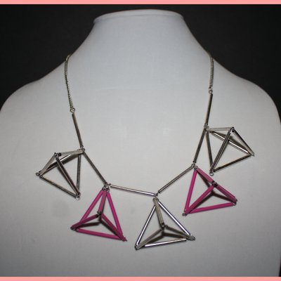 Silver & pink triangles necklace w/earrings