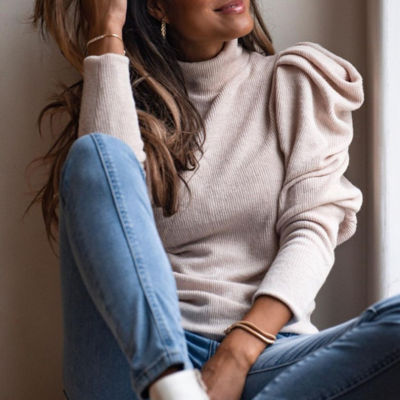 Solid color high-necked long-sleeved sweater