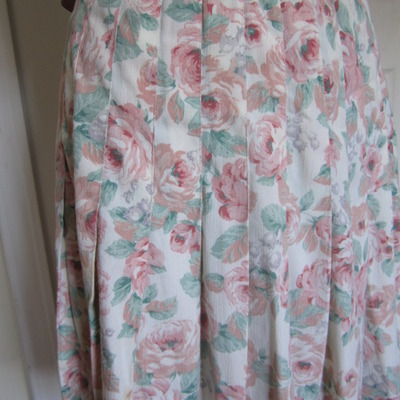 Floral pleats 