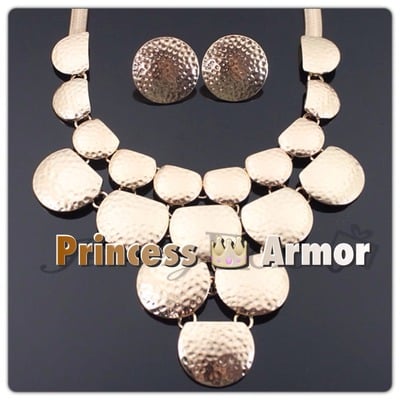 Hammered gold tone necklace set -tde