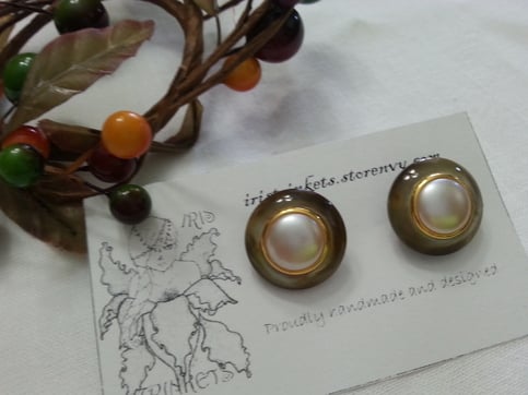 Classy pearl earrings (small)