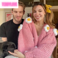 Cute Pink Daisy Flower Knit Crochet Loose Cardigan Long Sleeve V Neck Sweater Aesthetic E-Girl Kawaii Korean Japanese Harajuku - Thumbnail 5