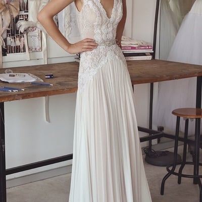 Sp1801,a-line v-neck lace cap sleeves backless chiffon wedding gown beach wedding dress