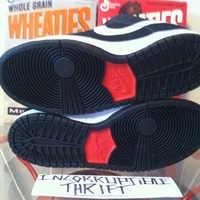 Fire Cracker Nike SB Dunks Size 9 - Thumbnail 2