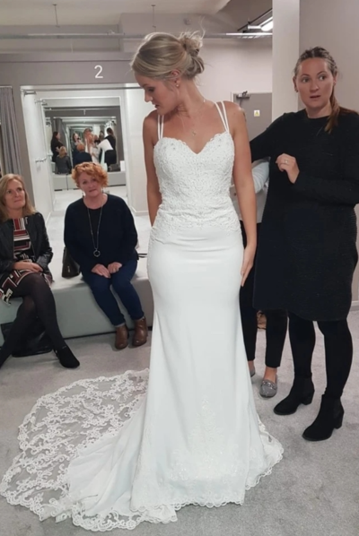 Simple Mermaid Sweetheart Lace Wedding Dresses with Train